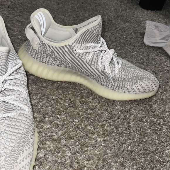 Reflective Yeezy - Picture 3 of 3